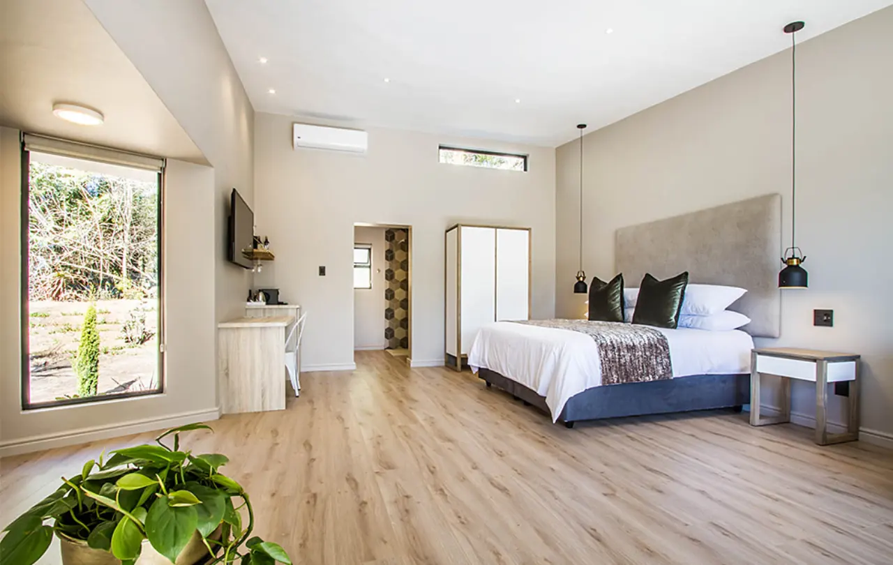 Deluxe Rooms at Hlangana Lodge